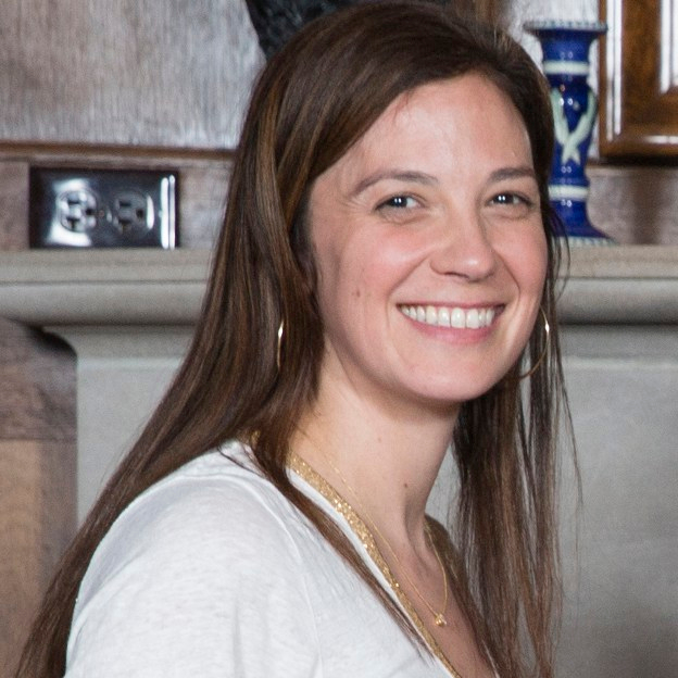 Sarah Peterson headshot